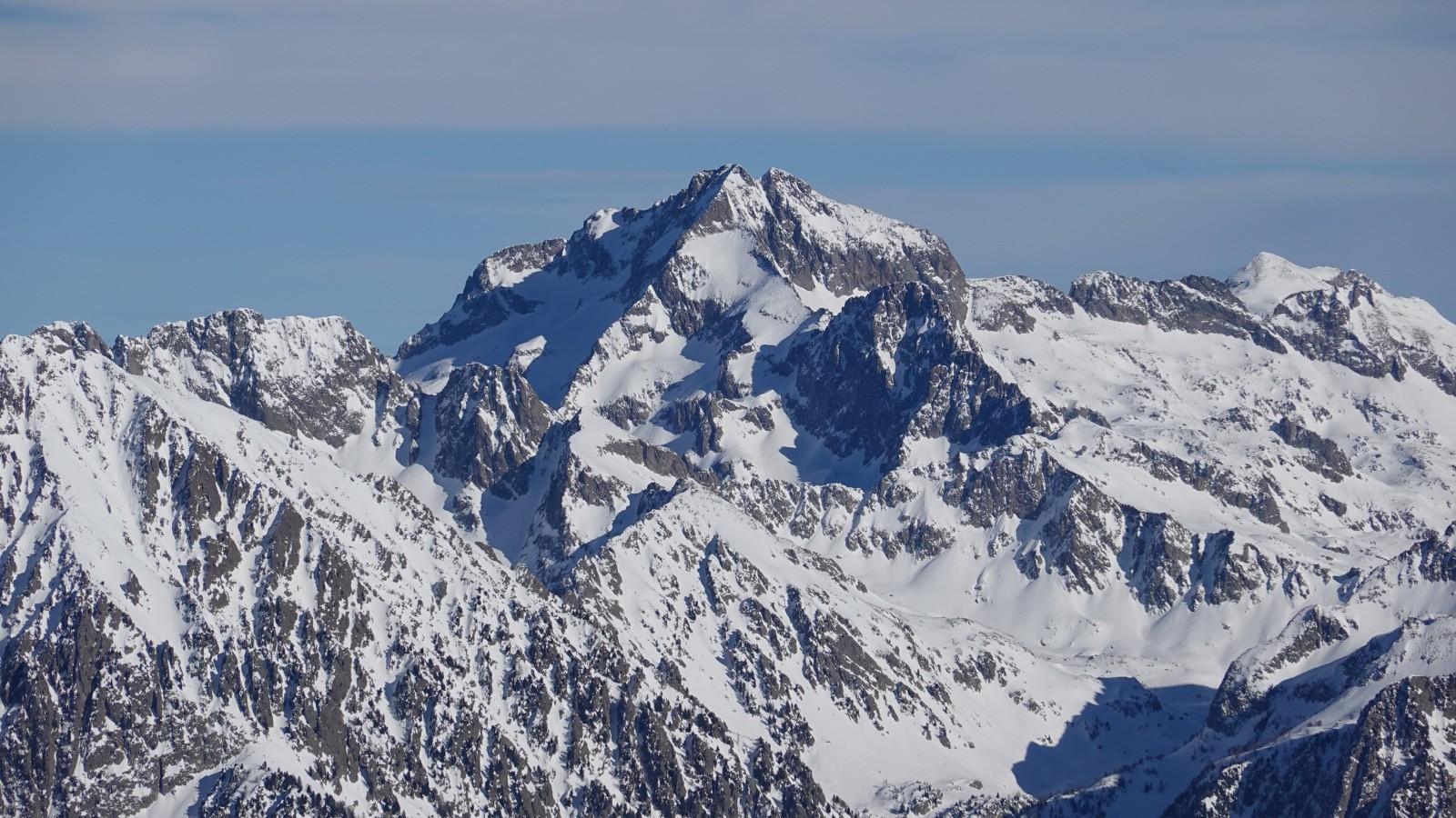 Cime du Gélas et Mont Clapier pris au téléobjectif