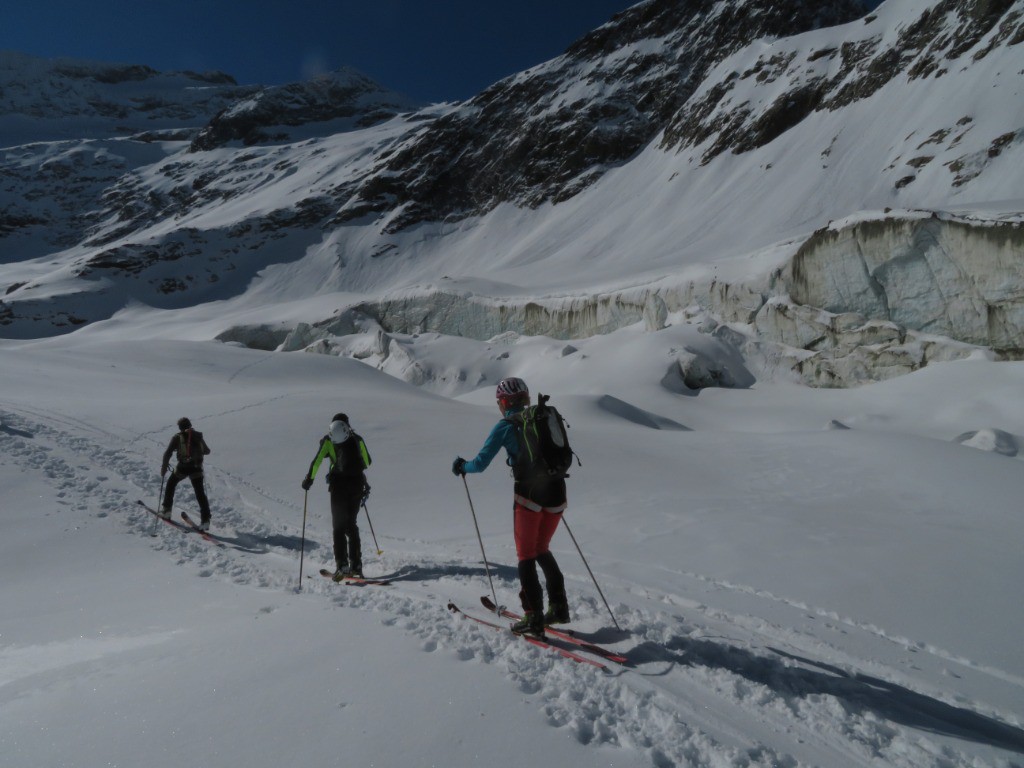 Nous prenons pied sur le glacier de Tré la Tête.