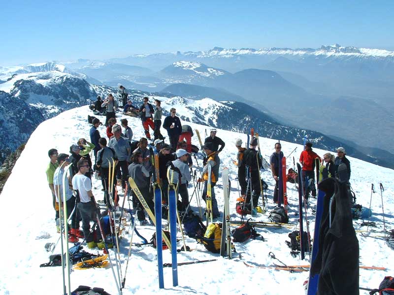 rassemblement skitour : Une réussite pour skitour au grand colon : on a compté plus de 65 personnes.
