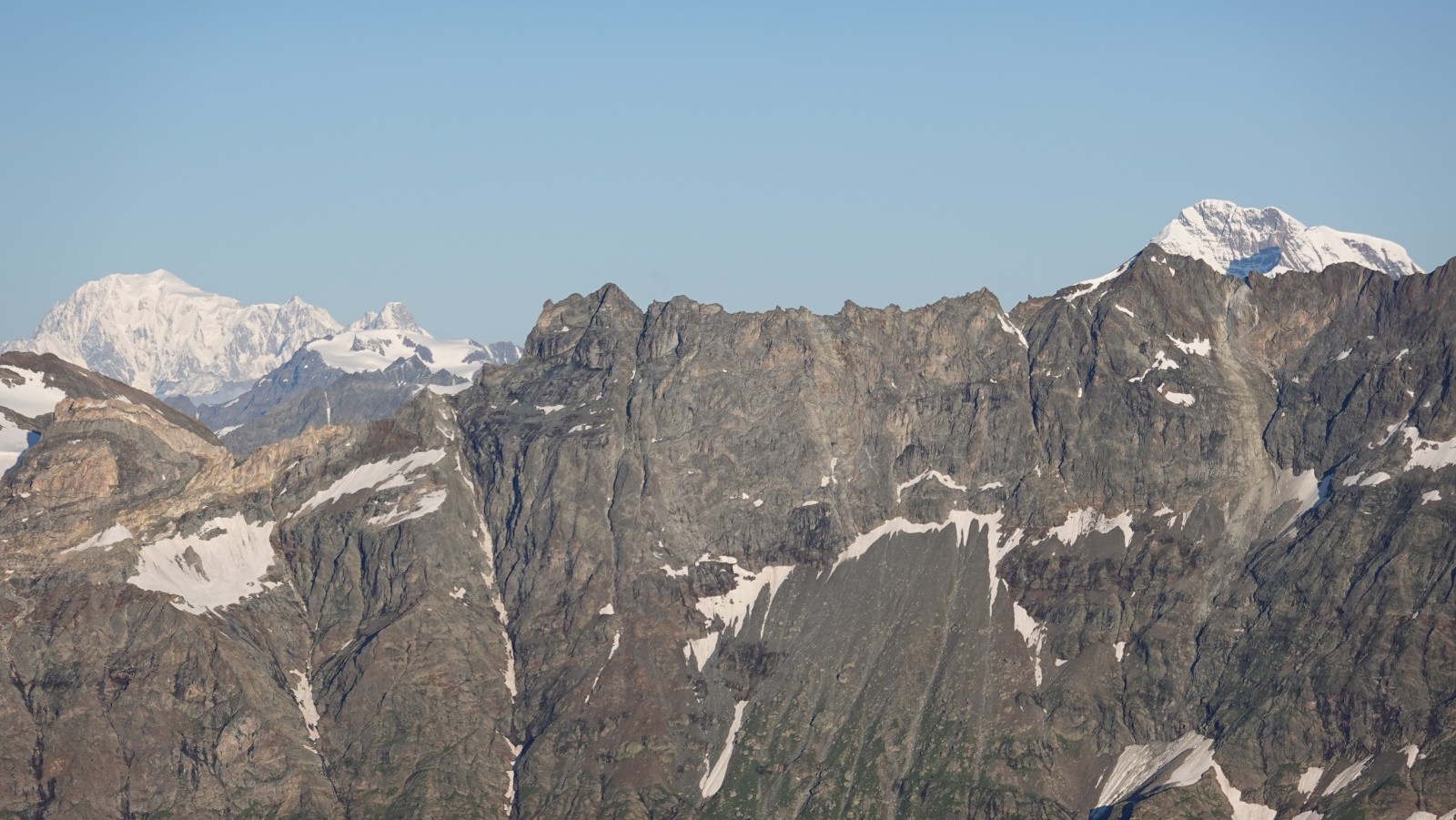 Panorama sur le Mont-Blanc et le Grand Combin