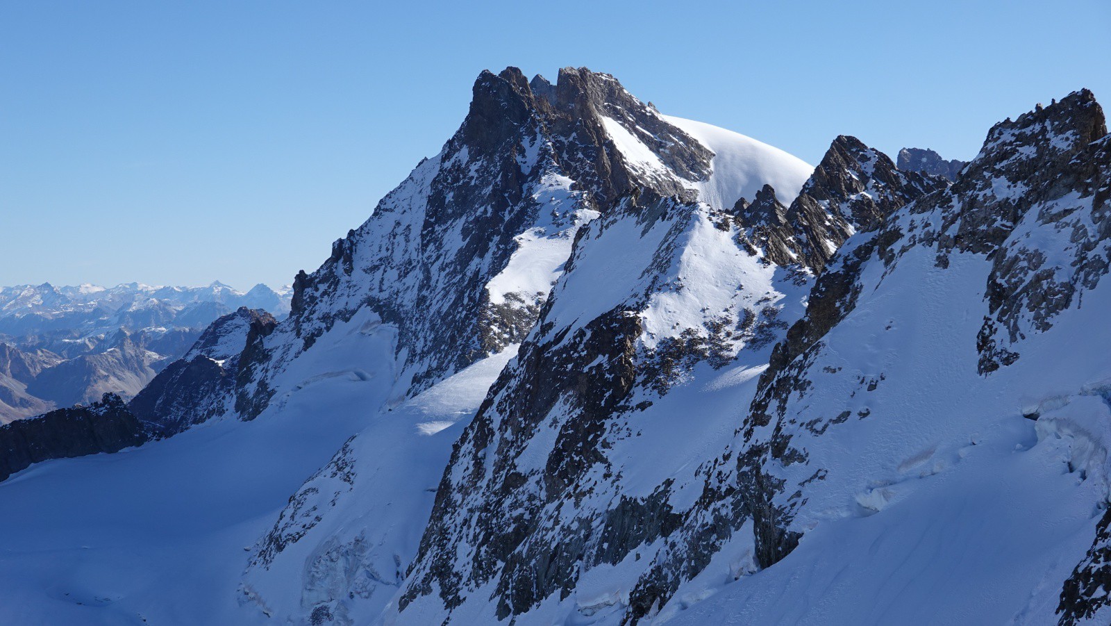 Panorama sur la Meije et Râteau depuis le sommet