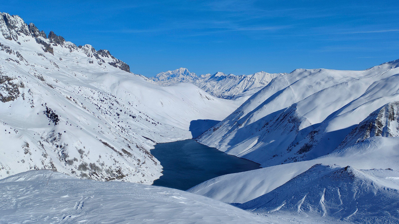 Lac de Grand Maison et Mont Blanc