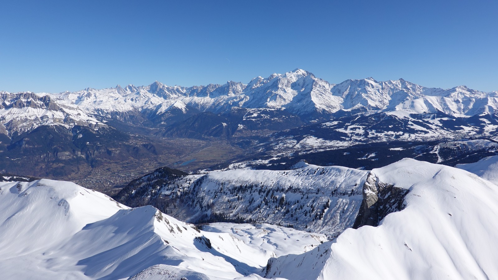 Sallanches et la globalité de la chaîne du Mont-Blanc