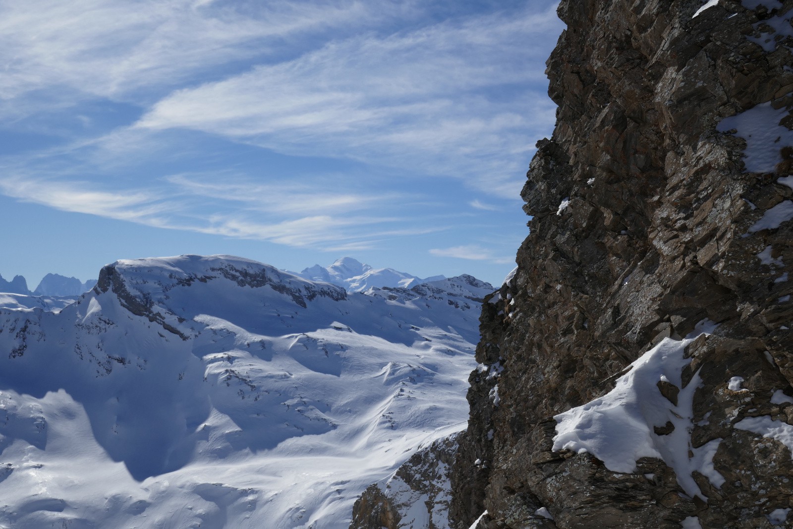 Vue splendide vers pointe Rousse des Chambres et Mont Blanc