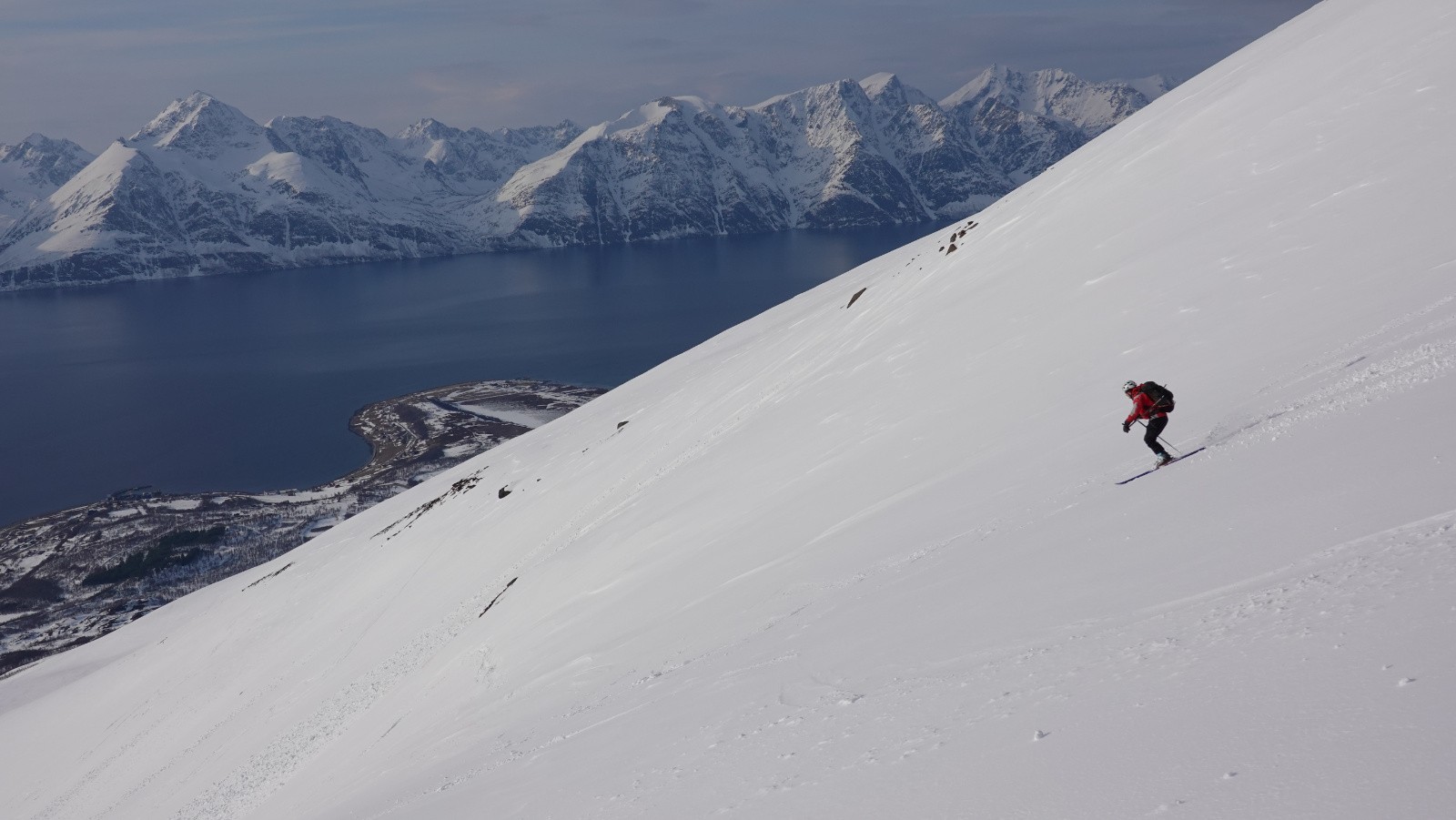 Et toujours du ski grand large avec vue fjord 