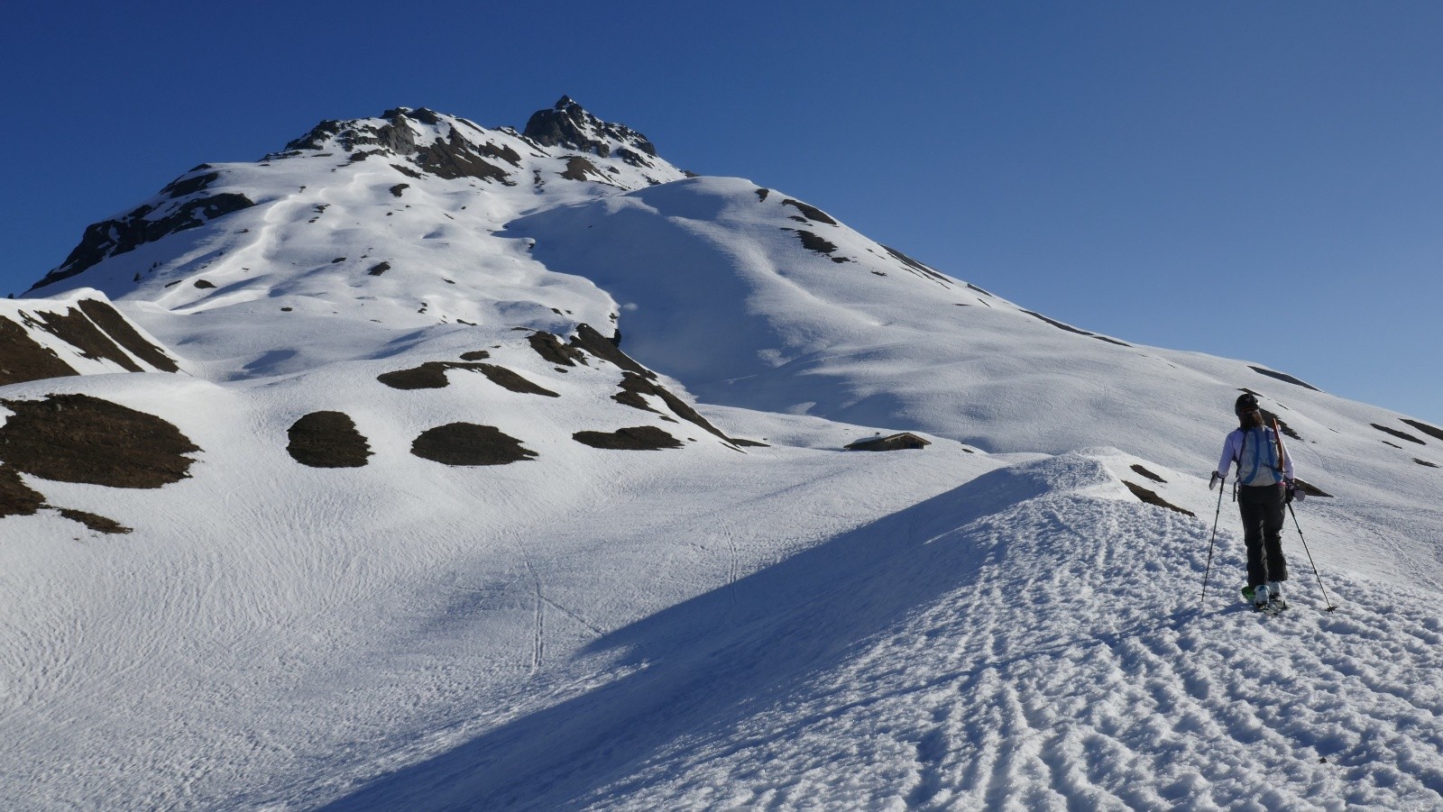  Aiguille du Clapet en fond