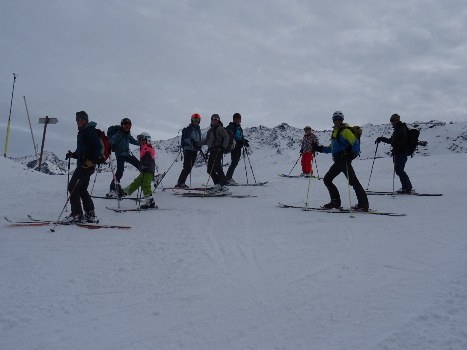 Tout le groupe de la dernière descente, avec mômes & parents