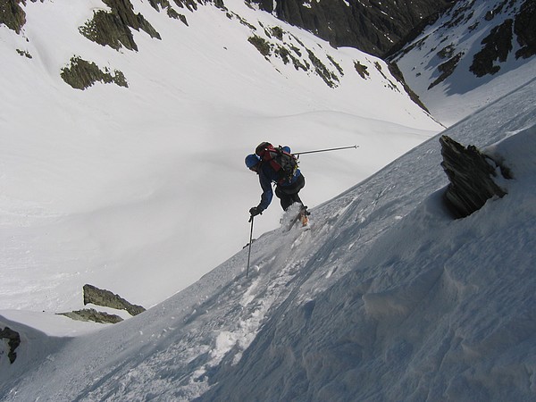 Pedro ski : Pedro envoie du bois dans la Nord du Villonet