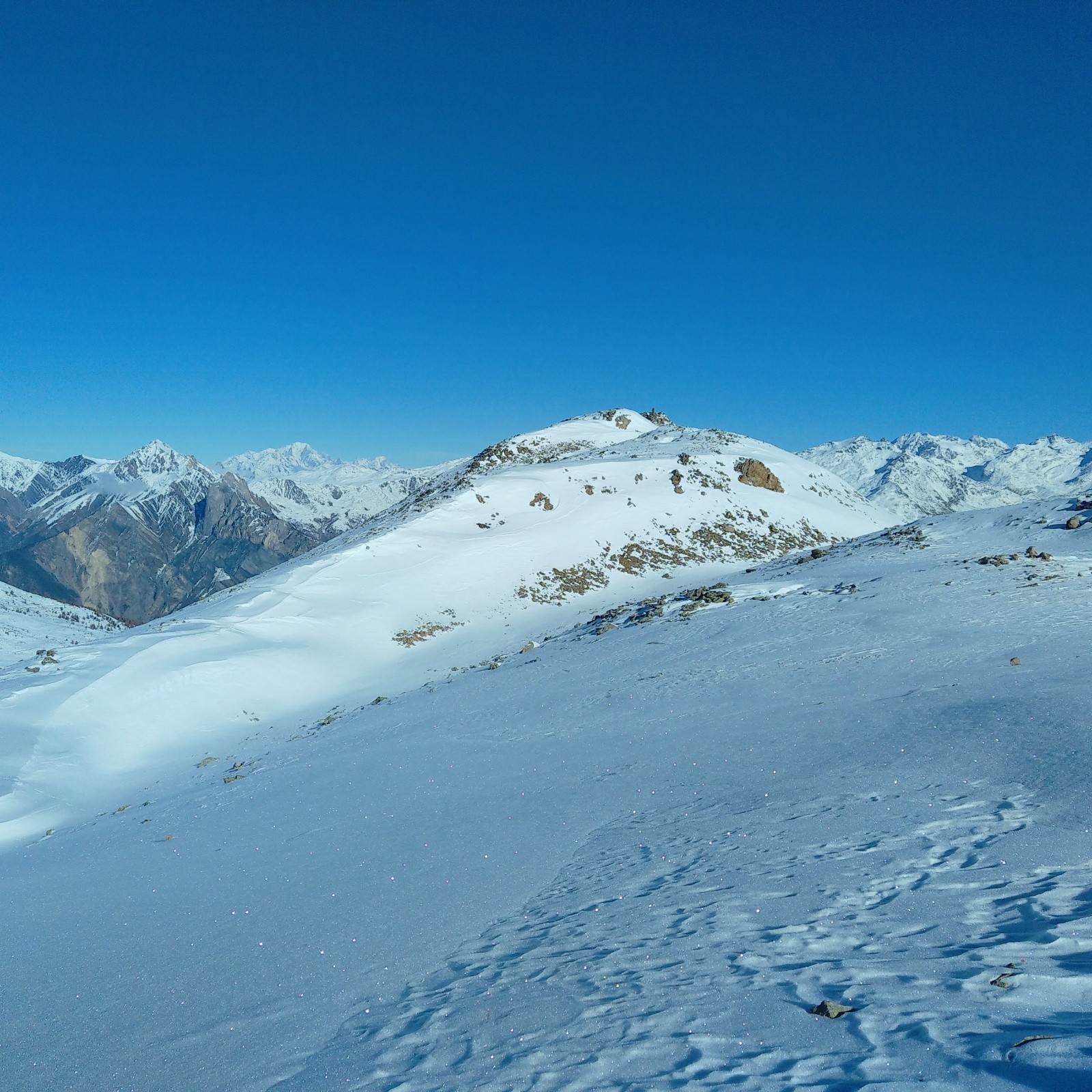 Col au point 2564 m..le Mont Blanc au fond 