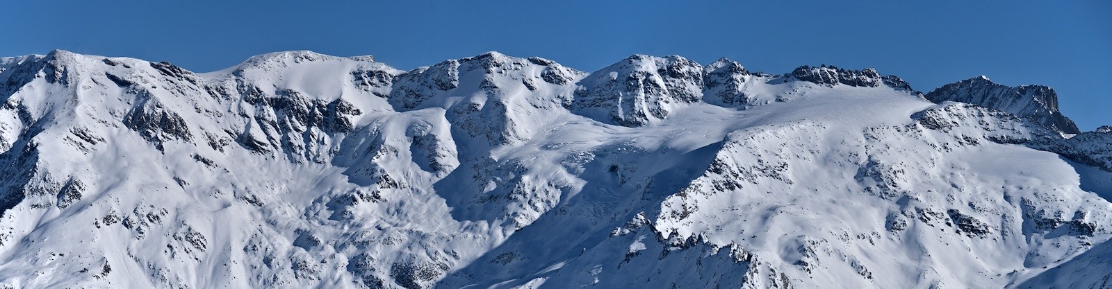 Vue panoramique sur les Glaciers de la Vanoise. 