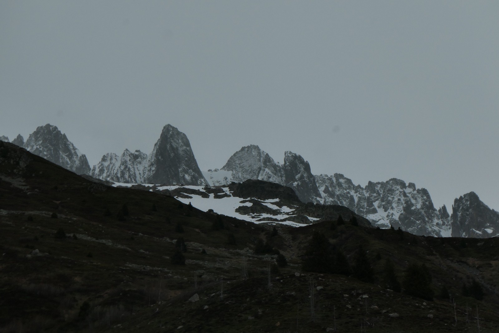 Les Aiguilles d'Argentières se découvrent 