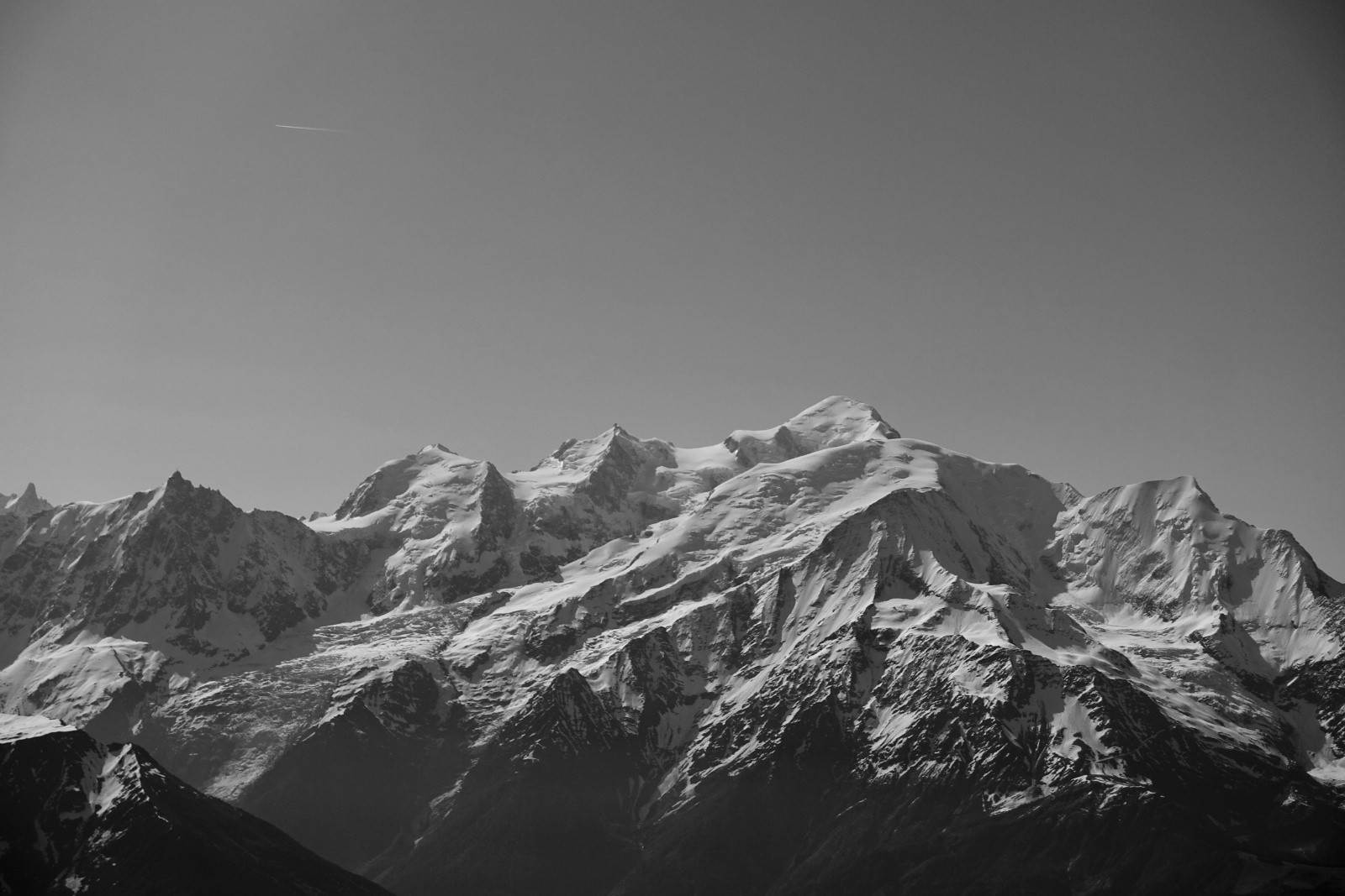 Le Mont Blanc et plein de sommets pas si pointus mais qui font peur quand même