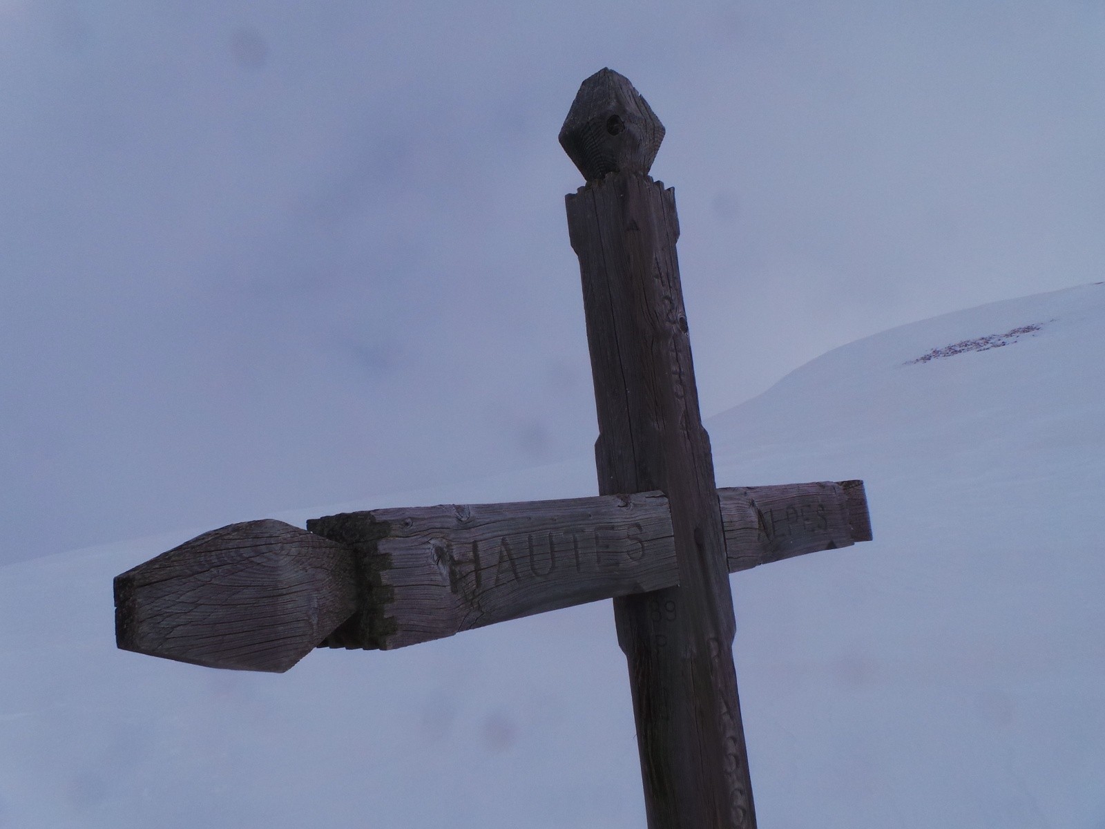 J1, croix du Col de la Vallée Étroite 