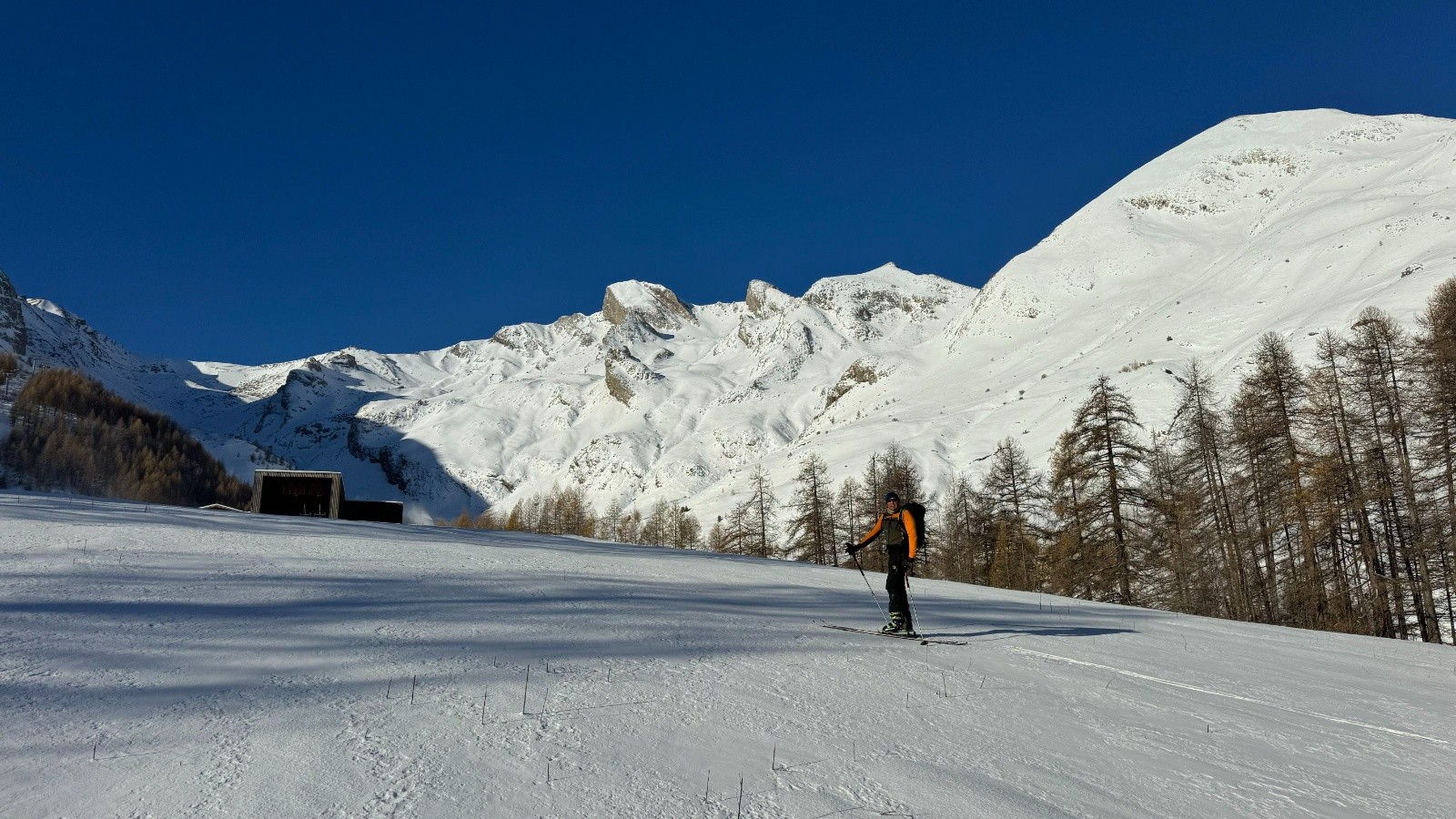  Montée dans le vallon de l'aiguille plutôt bien rempli