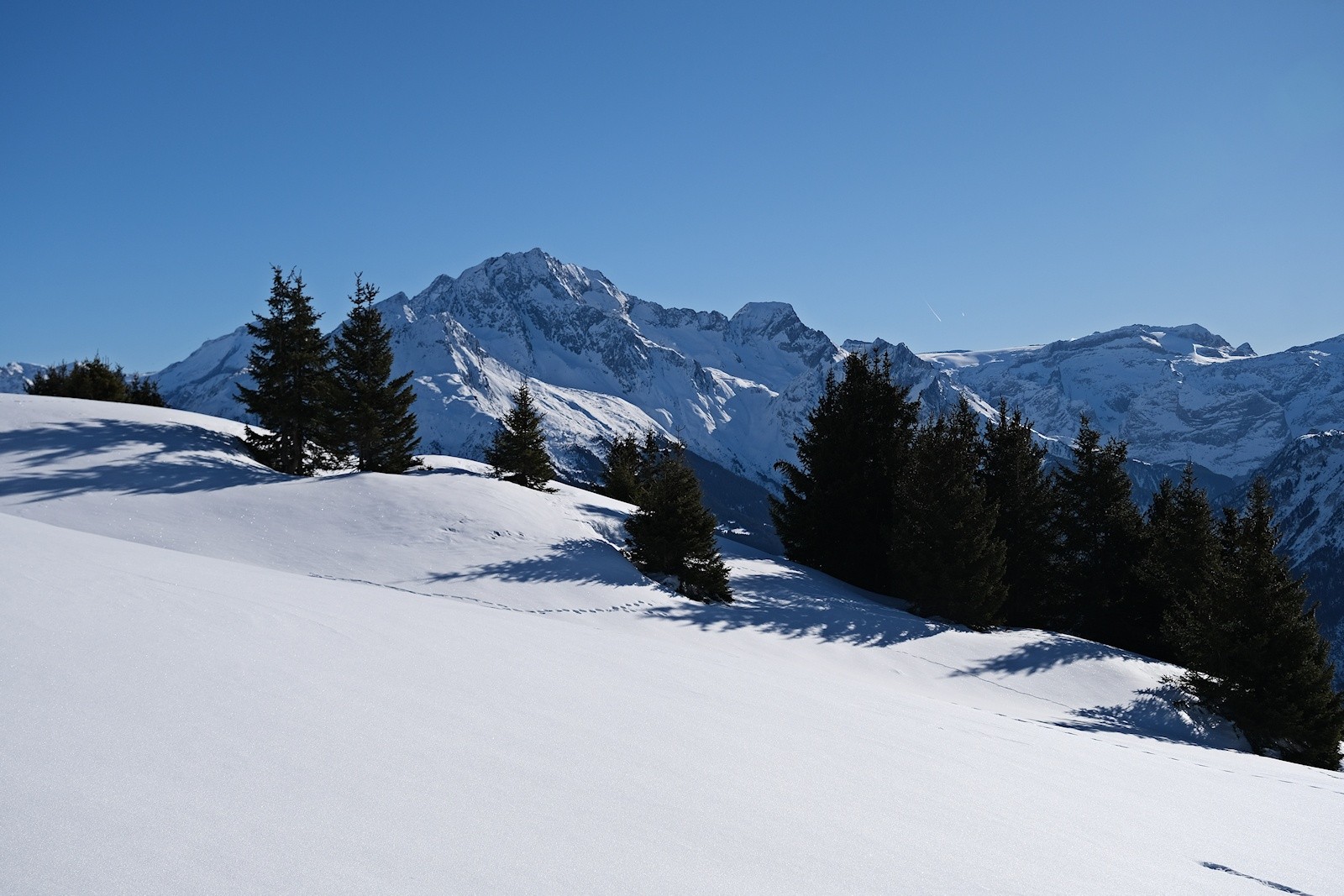  De belles échappées panoramiques sur le Grand Bec et la Pointe du Vallonnet.. 