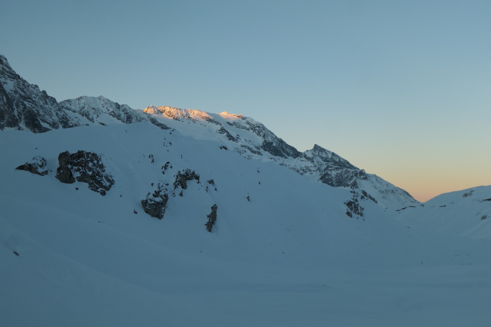 Le soleil se lève sur le Grand Bec 