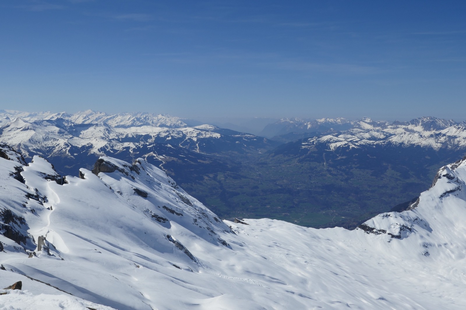 #10 La vallée de l La vallée de l'Arve et le sud là travers le Dérochoir.