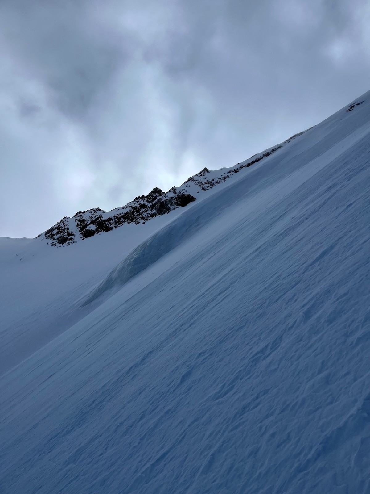 &nbsp;le sérac suspendu est devenu docile
