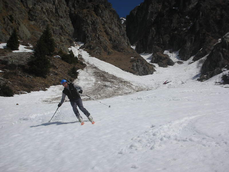 La gorge : chercher le deuxième skieur !
