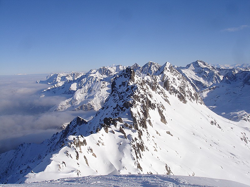 Mont Blanc : Brume à gauche, Mont Blanc au fond et neige vierge face SUD à droite!