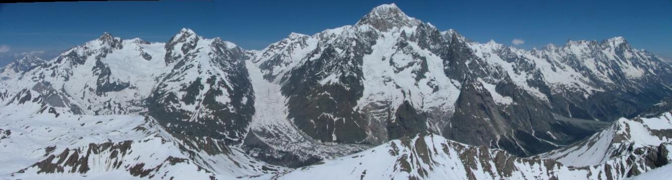 le Berrio Blanc : vue sur le versant italien du massif du Mont Blanc