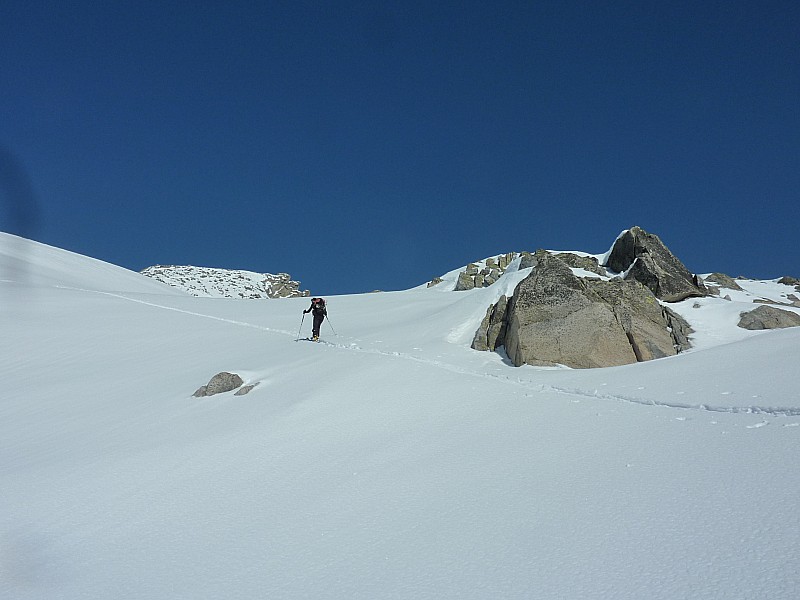 Schinhorn 2700m : On aperçoit le sommet