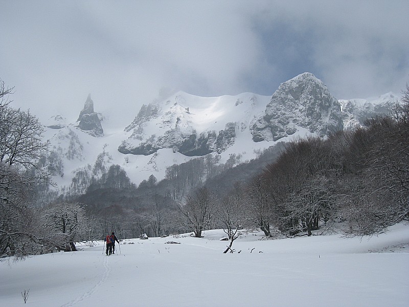 Vallée de Chaudefour : On remonte en direction du Ferrand