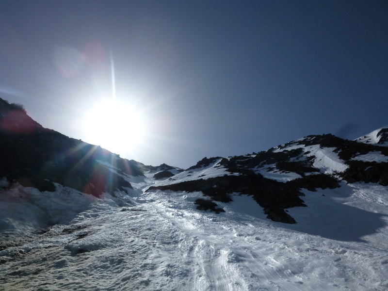 couloir N : Malgré un aspect peu engageant vu du bas, tout le couloir au-dessus de l'étroiture était bon.