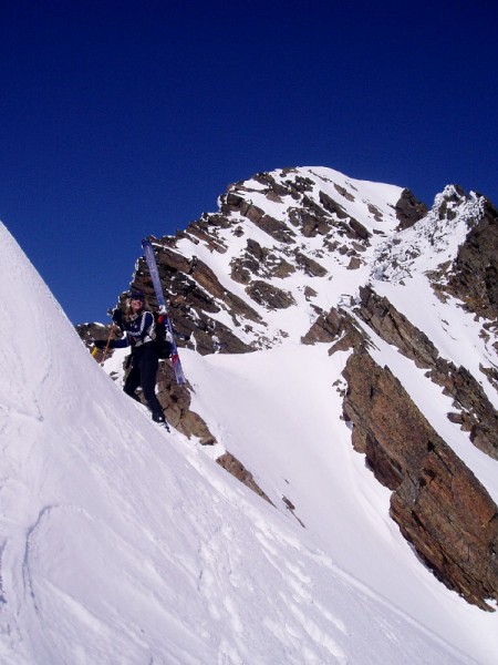 Cat dans une traversée alpine : Un peu d'alpinisme pour un peu plus d'ambiance