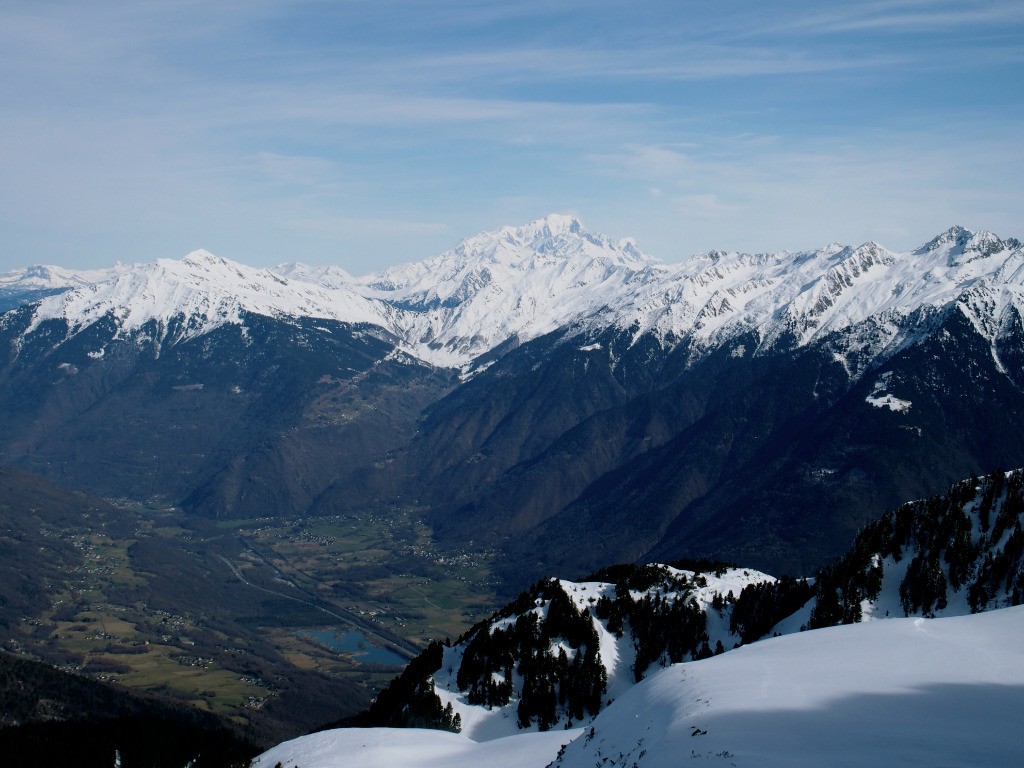 Mont-Blanc, et le célèbre plan d'eau d'Hurtières !