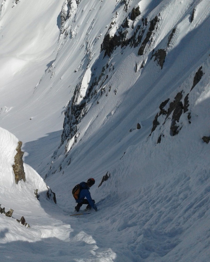 Quelques mètres délicats en haut du Rocher de l'Homme (ski<170m)