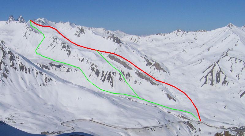 en rouge : voie normale
en vert : variantes de descente