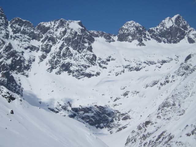 de gauche à droite:col et pointe de chabournéou,col et pointe de verdonne vue depuis l'antécime 2350m du col du cheval de bois