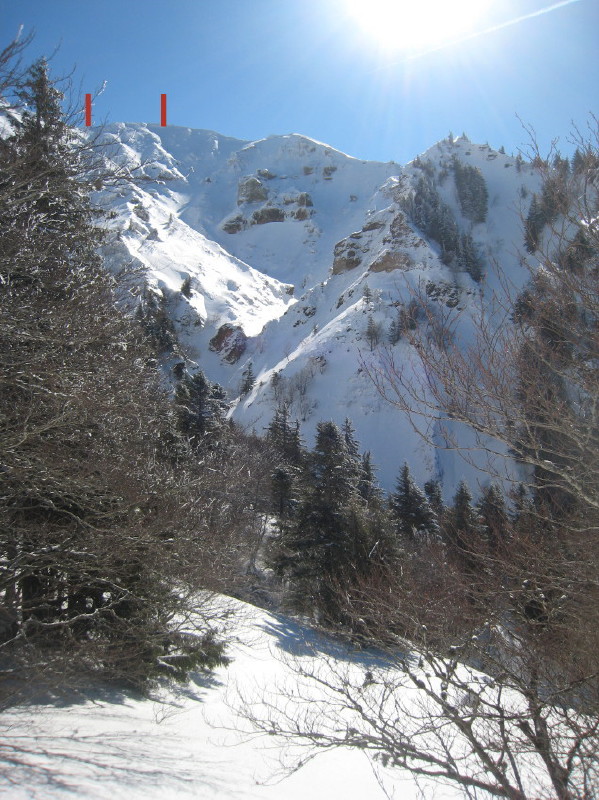 Puy des Crebasses - Ravin du Pénitent vue depuis le pied de la face S du Roc de Cuzeau