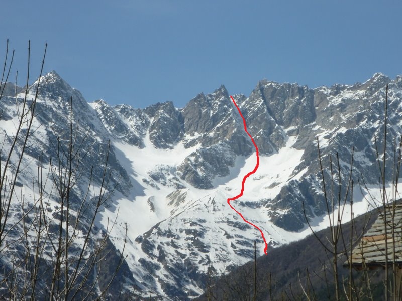 Couloir de la Gura, vu de Groscavallo en Val Grande