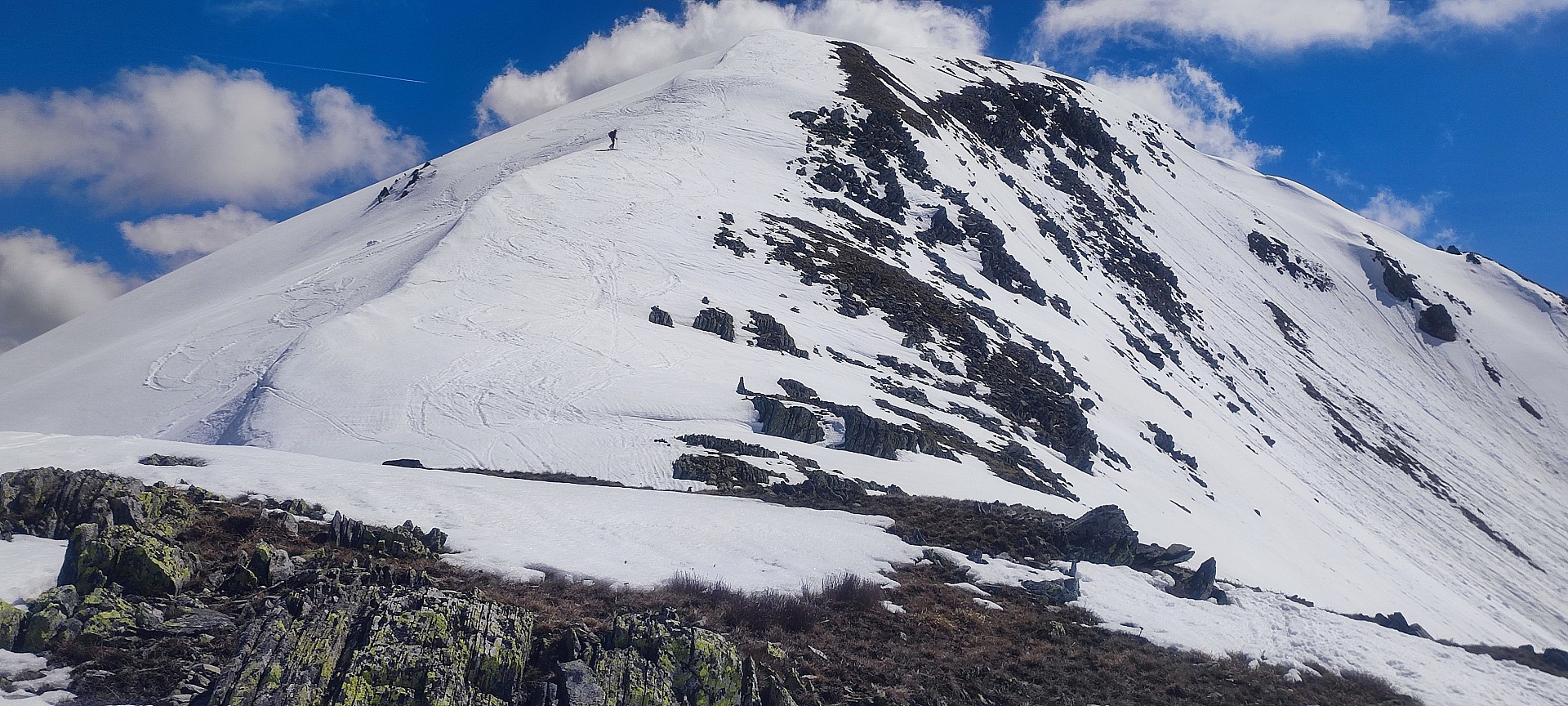 Vue du bas de l'arête le 11/05/24