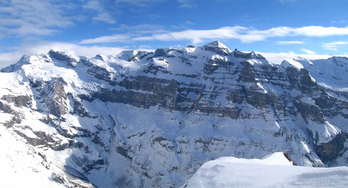 Le Tenneverge : Le Grand Mont Ruan et la face Nord-Ouest du Tenneverge (1900m de haut) vus de Bellegarde.
