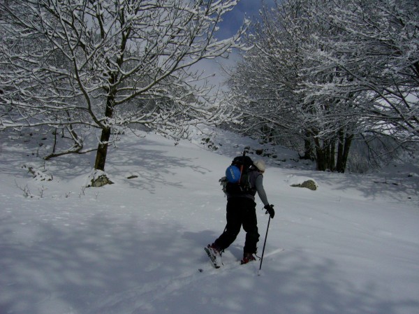 Départ du Riveir d'Allemont : Nous partîmes le coeur plein d'entrain, sous le soleil et dans un paysage bien hivernal, motivés et tout et tout....