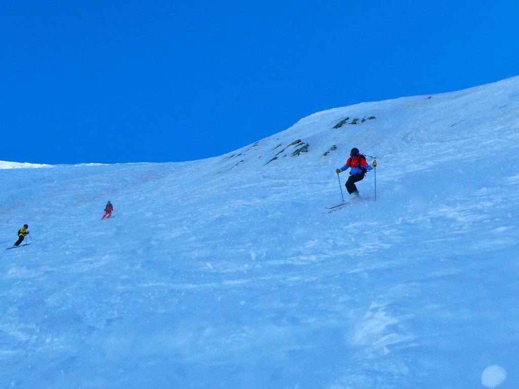 Pas du grand ski, mais il n'y a pas de mauvaise neige, que des mauvais skieurs... buches à l'appui...
