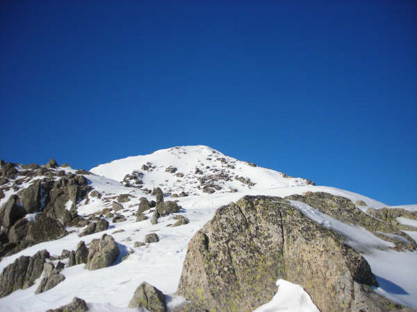 Sommet : Vu du col de Montardo... ça manque de neige pour un mois de janvier.