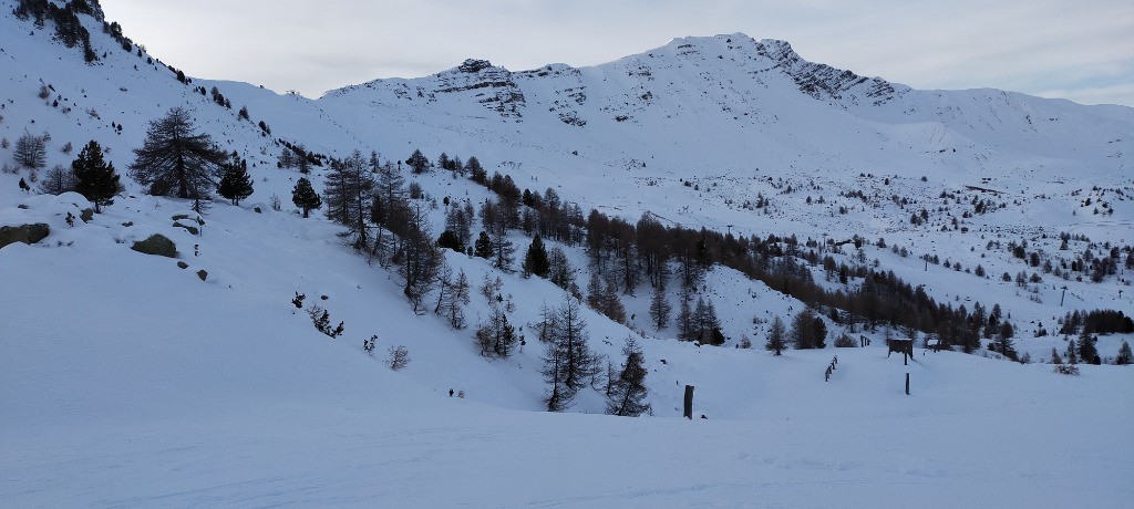 Pic de Chabrières dominant le domaine skiable de Vars