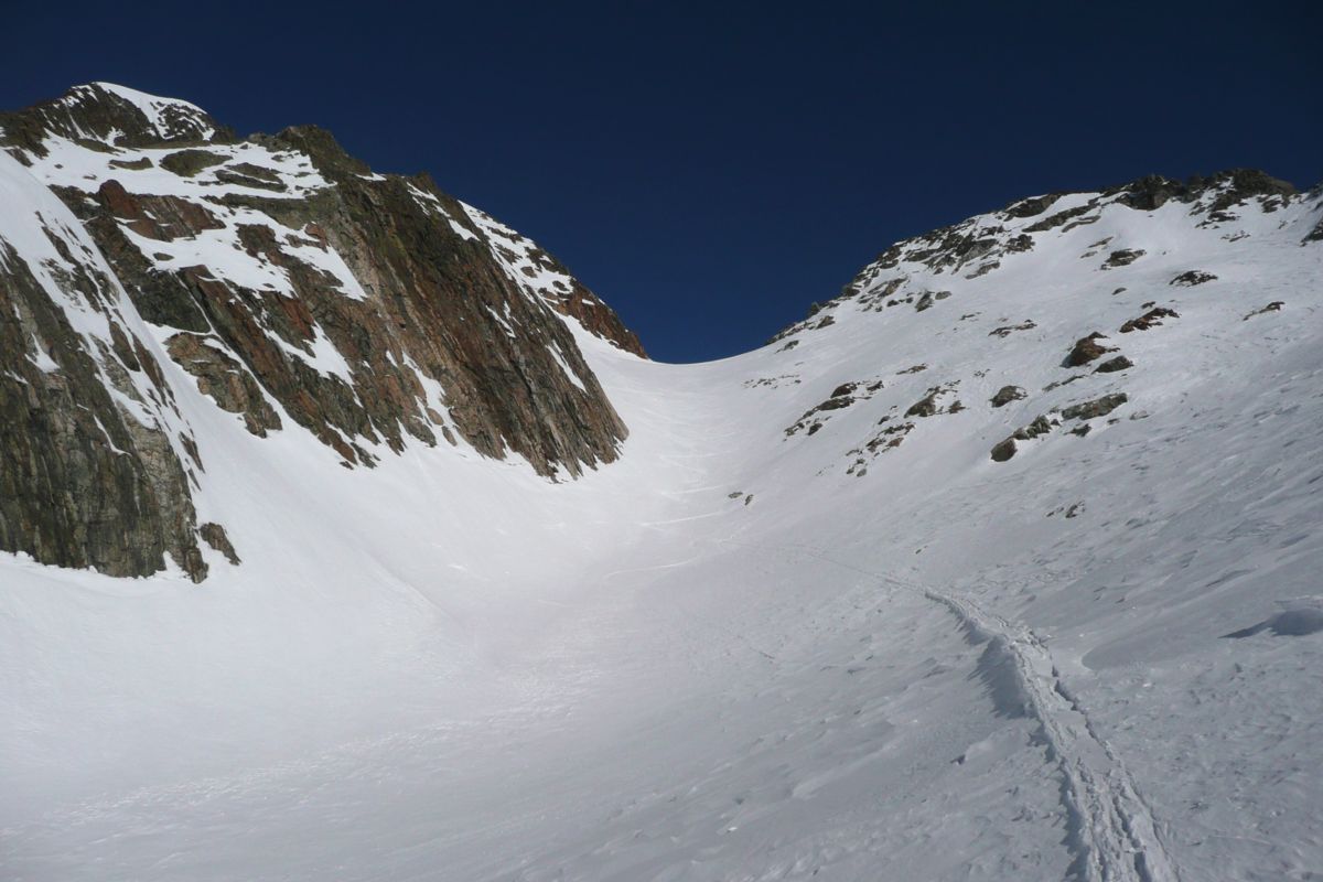 Col de la Valloire : Les dernières mètres pas faciles (neige dure gelée)
