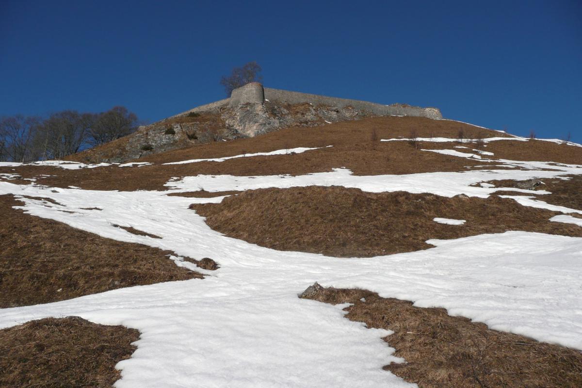 Le Fort du Truc (1550 m) : Enneigement en pointillé sur cette portion de l'itinéraire