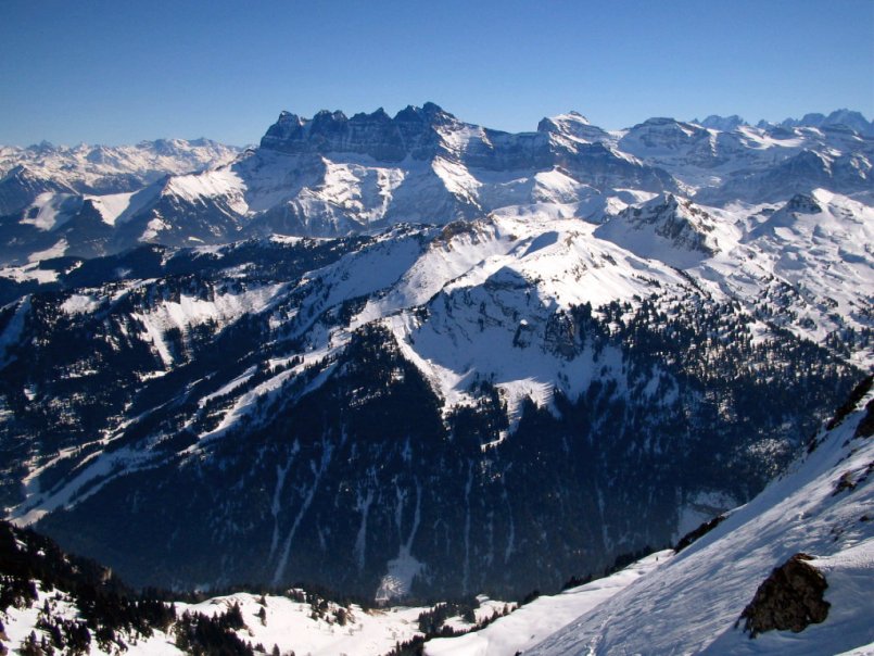 paysage vu depuis le sommet : Dents du Midi et tout au fond le Cervin