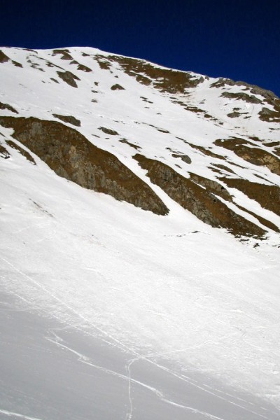 Face sud-est : La face sud est qui est la face qui borde l'arête de Coicon