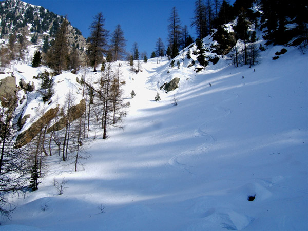 Cime du Diable : Juste après le goulet belle pente en pure poudre.