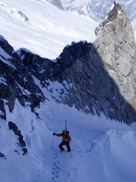 Ambiance fin de course : Ce sont les derniers mètres de l'ascension et on vient "buter" au pied d'une muraille rocheuse