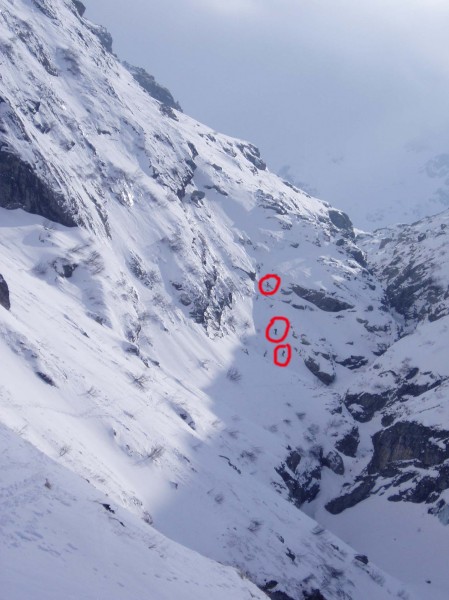 Le verrou glaciaire : Le moment le plus scabreux de la sortie à la montée et ... à la descente (mes 3 coéquipiers en pleine action)