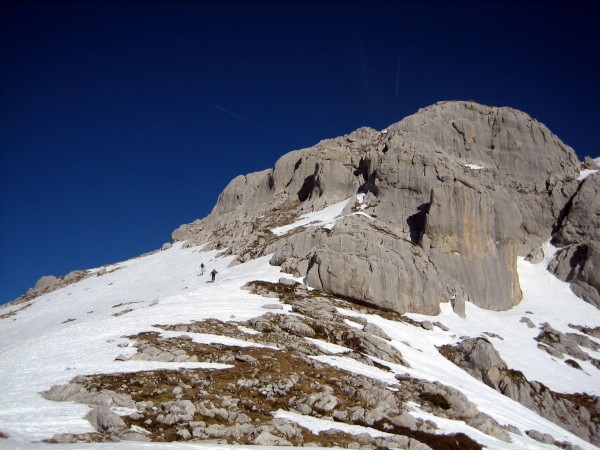 La Tour : La montée sous le sommet de la Tour.