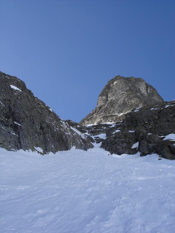 Cornes de Loriaz : Etroiture du bas. Skis 170 max sinon tout droit ...